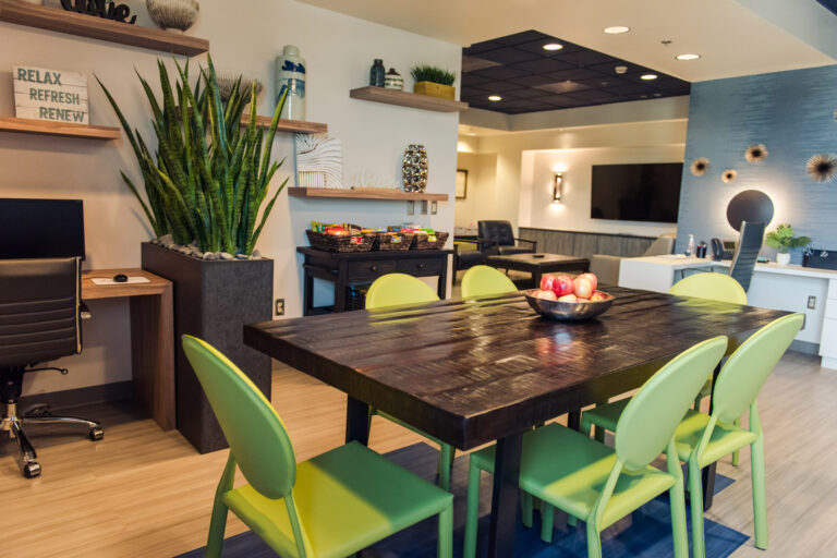 RMHCfamilyroom19